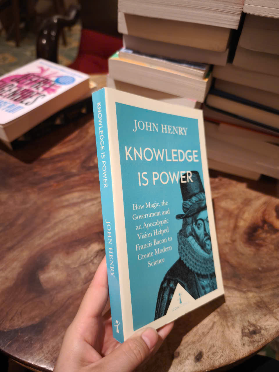 Sách - Knowledge is Power (Icon Science) by John Henry - Science /History/ Nonfiction in English