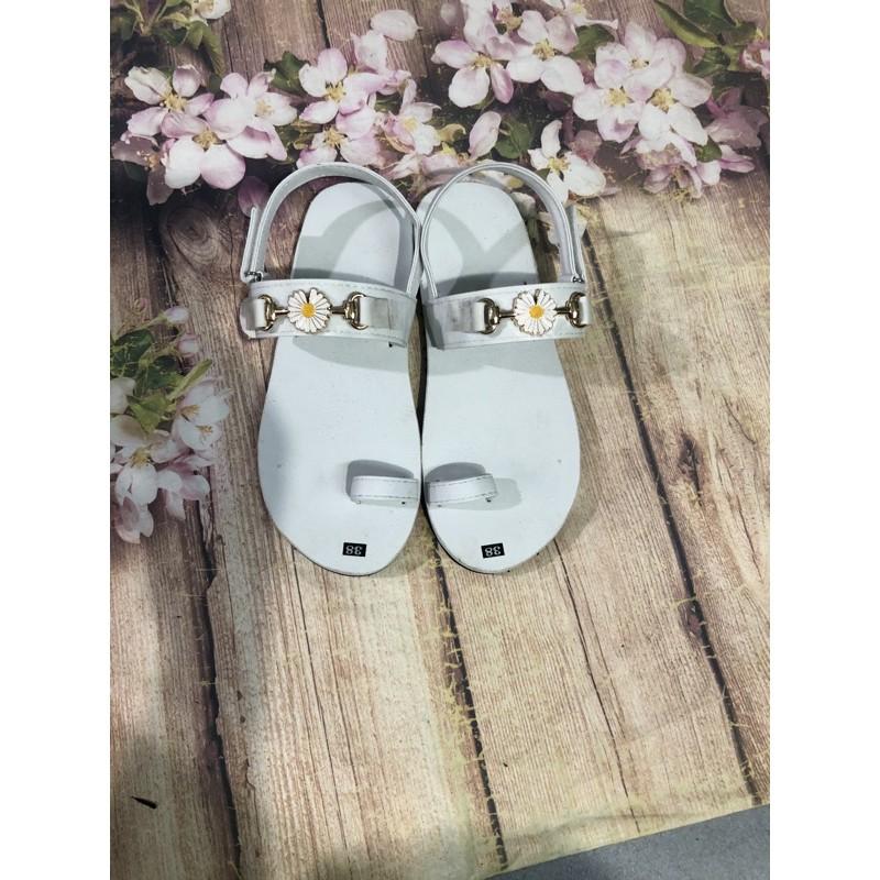 Sandals nữ đế trắng quai trắng size từ 35 nữ đến 40 nữ