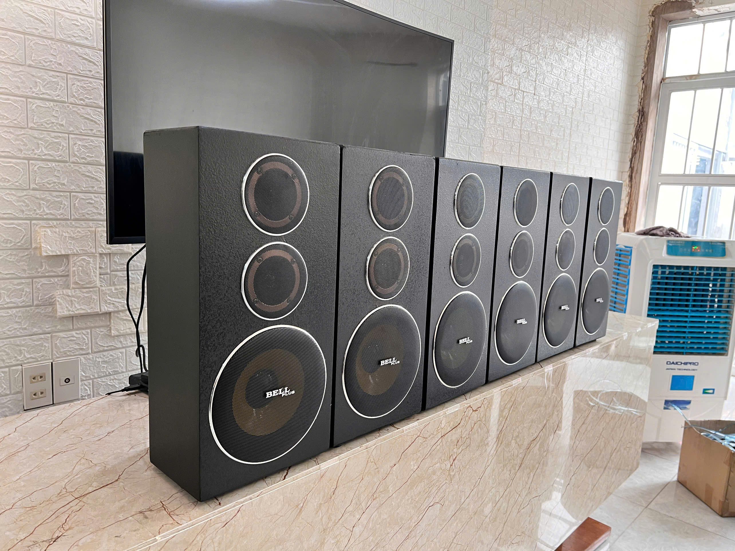 LOA ĐỨNG NHỎ GỌN BASS 20 VÀ 2 CHÉP TỪ 126 CÔN 38 CHÉP 10CM TỪ KÉP CHUYÊN QUÁN CAFE HỘI TRƯỜNG PHÒNG HỌP V,V,V,V LƯU Ý GIÁ TRÊN LÀ 1 CẶP (2 CÁI) HÀNG CHÍNH HÃNG