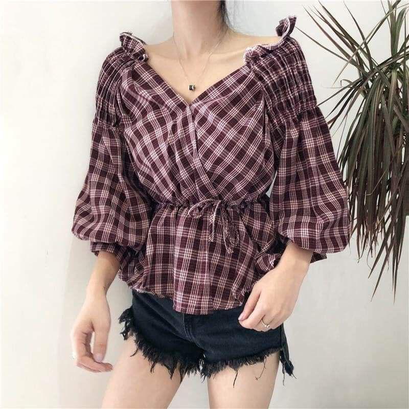 Áo trễ vai tay lỡ sọc caro tím nữ tính nhún eo