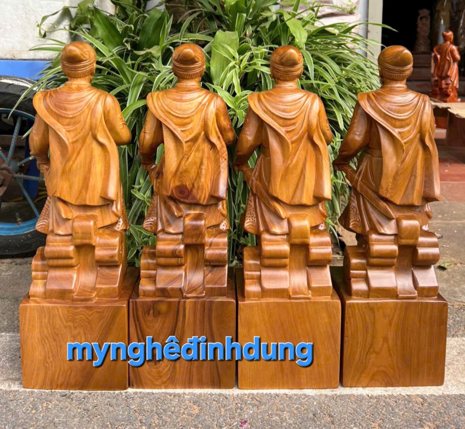 Tượng thánh trần quốc tuấn trần hưng đạo bằng gỗ bách xanh thơm nức cao 30x11x9cm