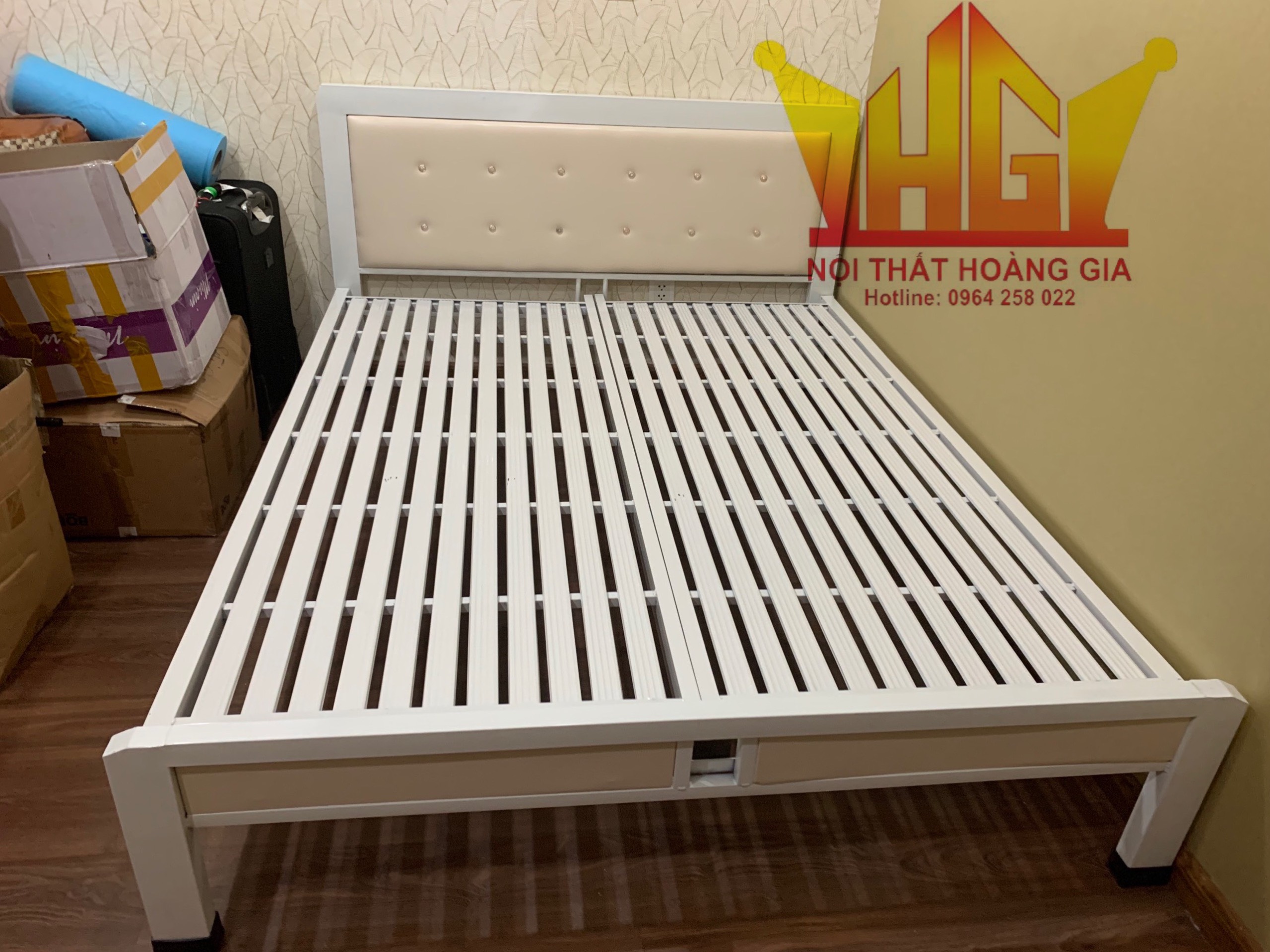 Giường sắt khung hộp ngang 1m6 dài 2m tphcm.