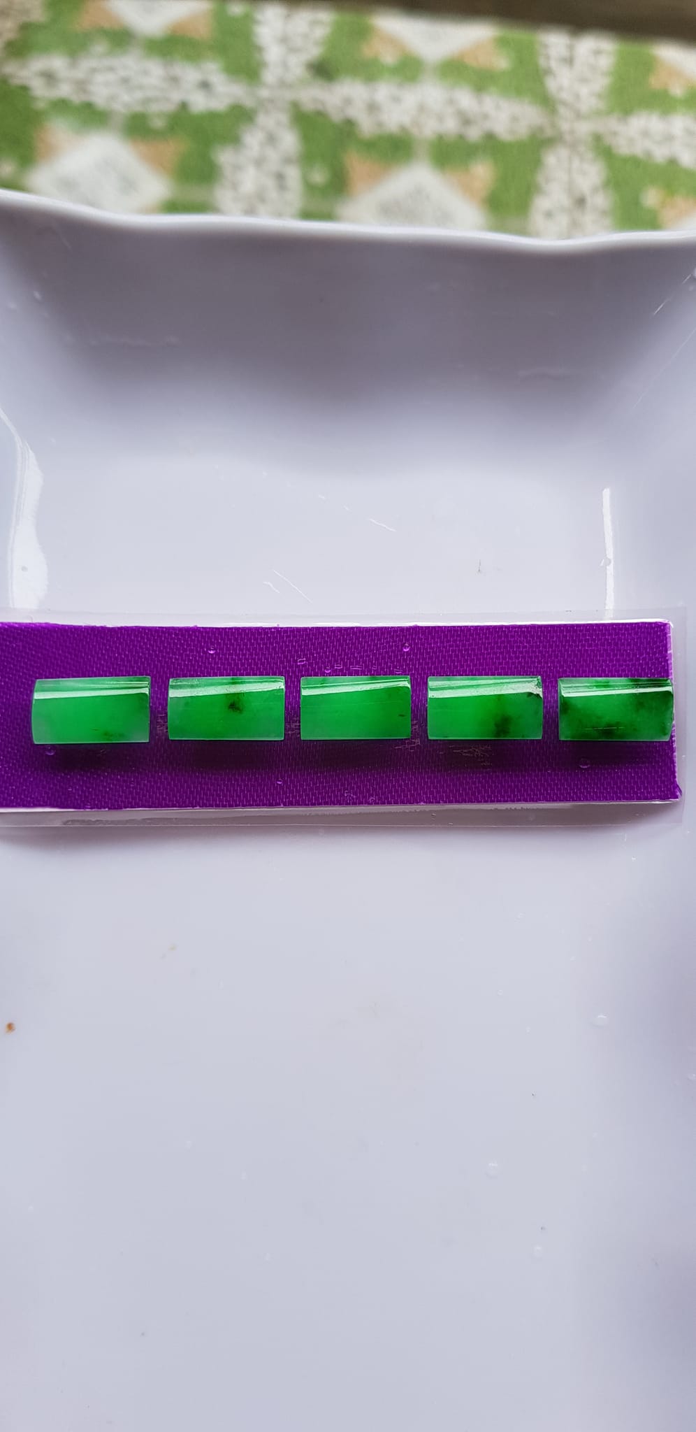 1 bộ lắc tay hình chữ nhật bóng đẹp Dài 13mm x Ngang 7mm x Cao 2mm Đá Ngọc Cẩm Thạch tự nhiên Xanh Ngọc tươi bóng đẹp Nữ bọc vàng đeo đẹp sang quà tặng ý nghĩa gửii đến Mẹ và người thân ạ