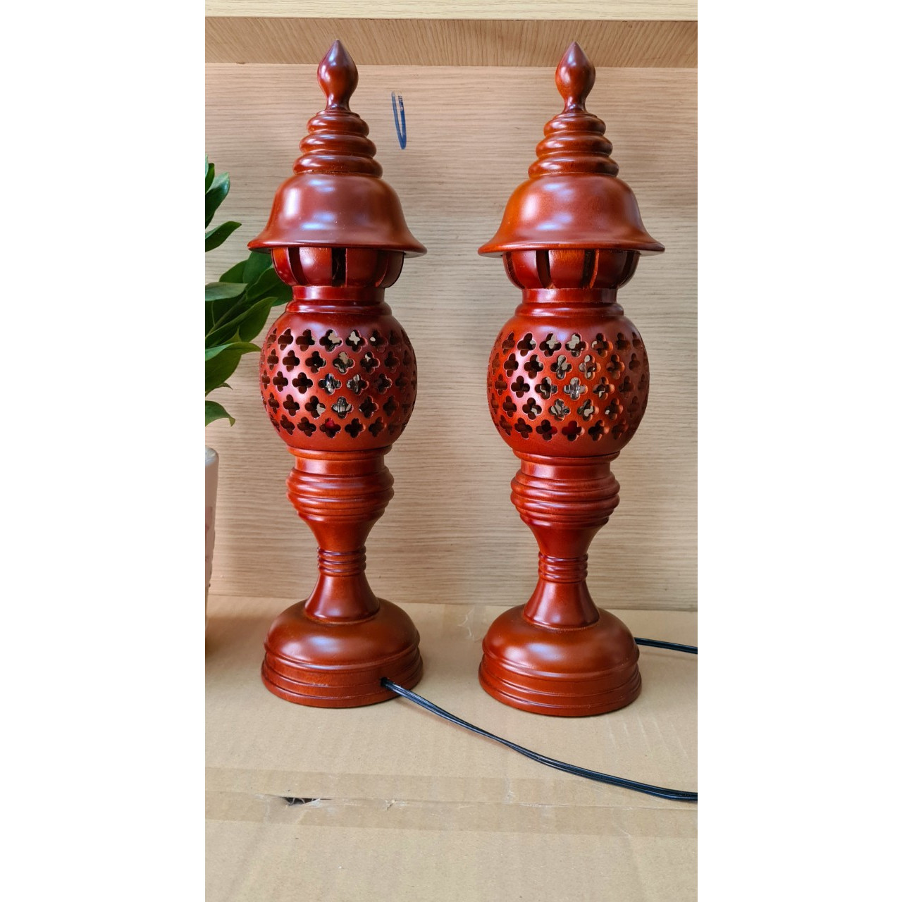 Bộ Đôi Đèn Thờ Gỗ Hương Nguyên Khối Phong Thủy Cao Cấp Nhiều Size 45cm Trang Trí Phòng Thờ Nhà Bạn