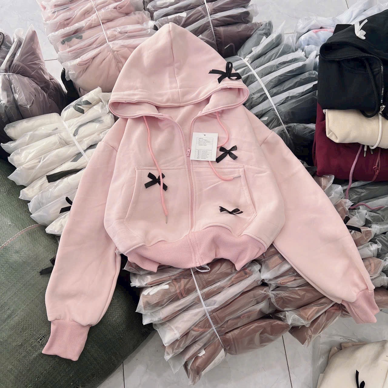 Áo khoác nỉ ngoại chất nỉ dày dặn phối nơ, nón 2 lớp nỉ tay phồng bo thun