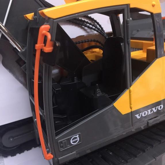 Mô hình xe xúc, gắp, đục Double Eagle Volvo E568-001