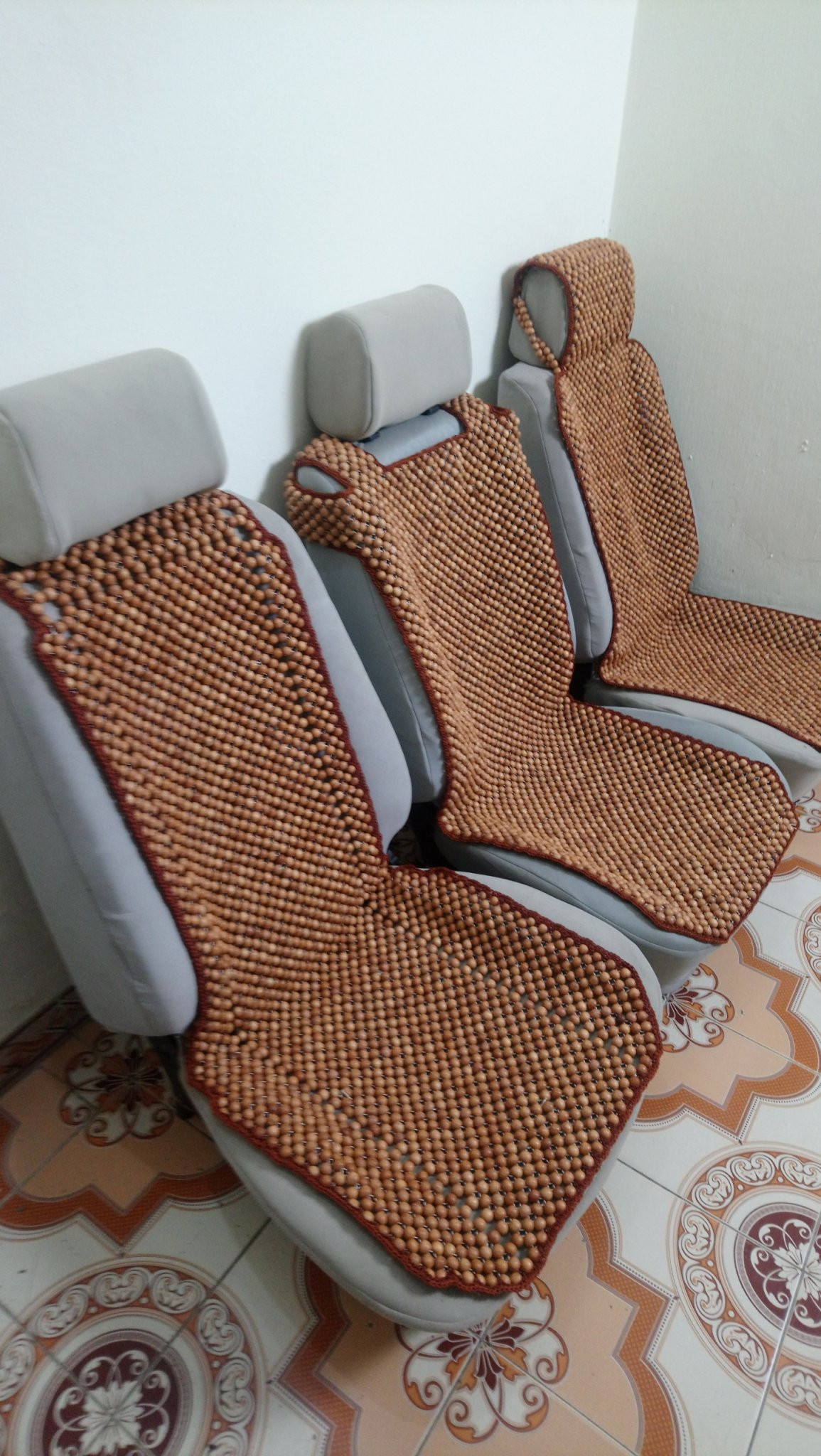 Đệm Lót Ghế Xe Ô Tô Hạt Gỗ Hương Mộc Hạt 1.2cm - Đan kết viền mép cao cấp ( hình thật )