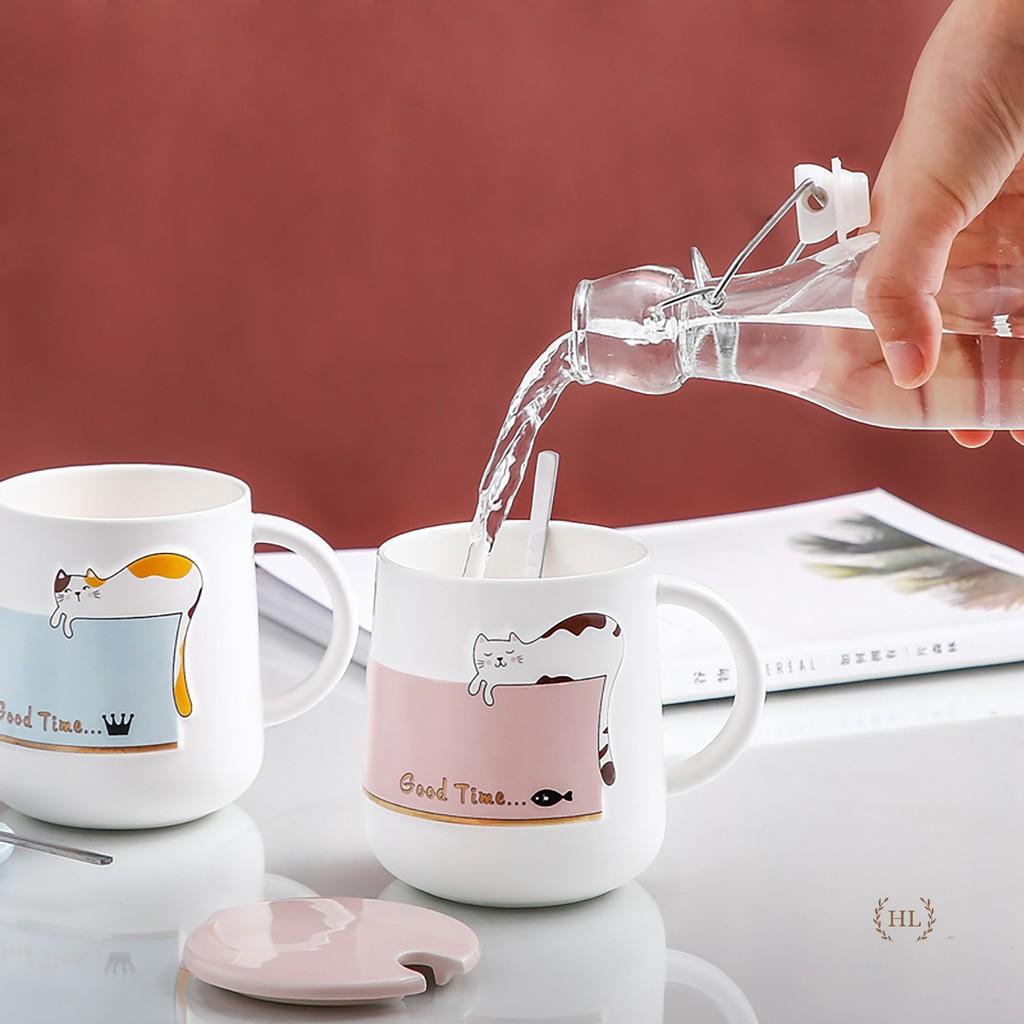 Cốc sứ có nắp kèm thìa inox hình mèo lười đắp nổi dễ thương | Ly sứ Mèo Lười in nổi có nắp và muỗng đi kèm 460ml