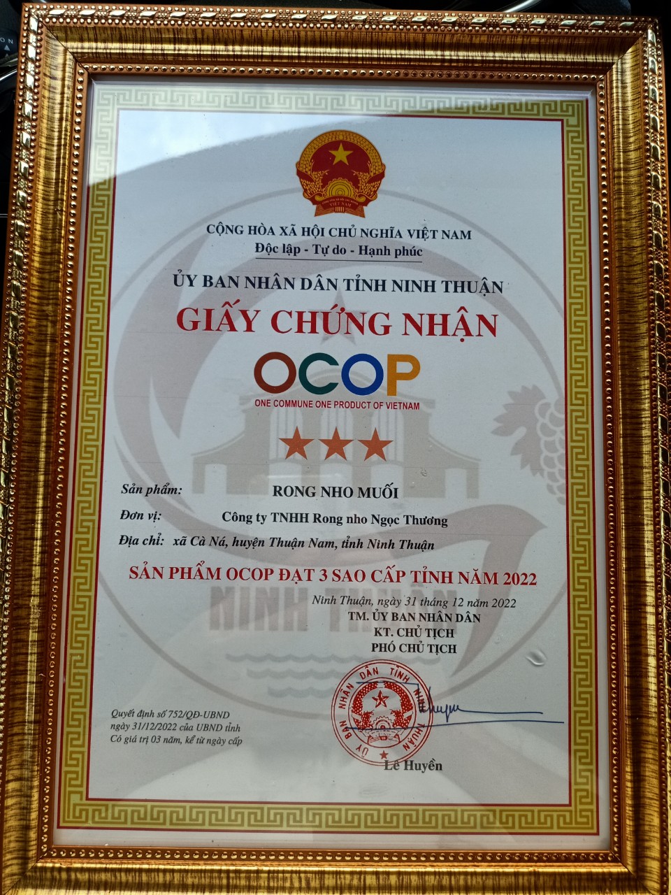 1000gr RONG NHO TÁCH NƯỚC NGỌC THƯƠNG ( gòm 10  gói 100gr tặng kèm 10 gói sốt 15ml