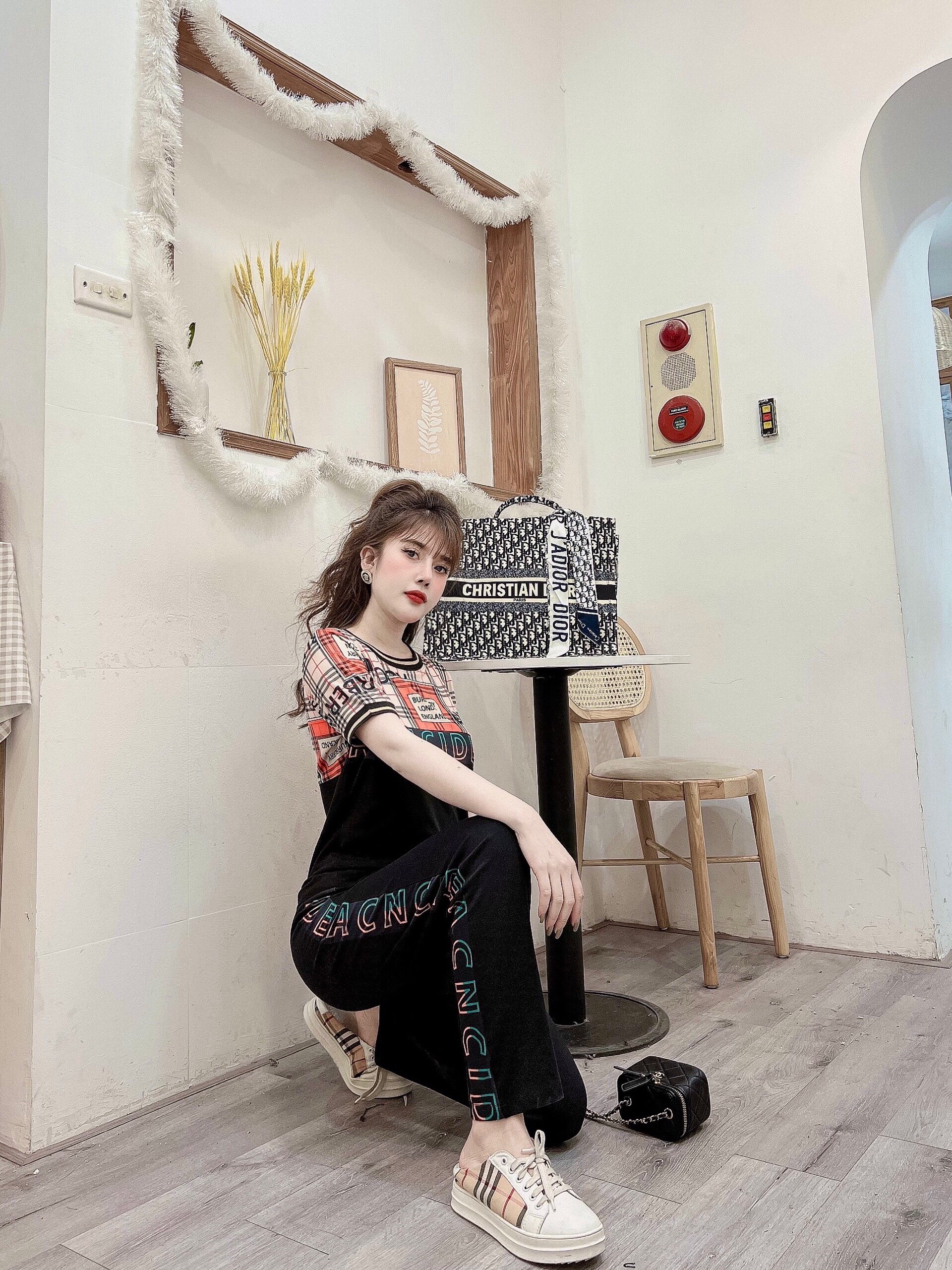 Đồ bộ thể thao thun cotton nữ phối họa tiết viền chữ Bencid