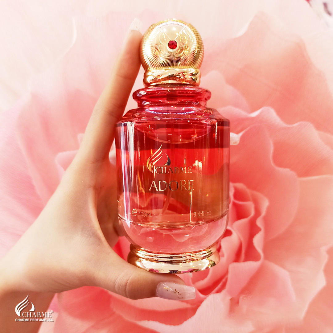 Nước hoa nữ sang trọng, Charme Adore, lưu hương lâu, hương hoa cỏ, tôn vinh nét đẹp phụ nữ hiện đại, 100ml