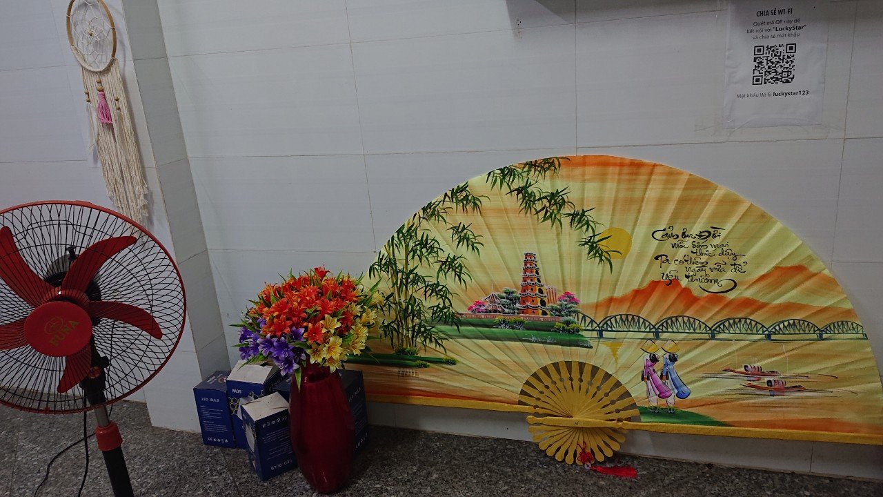 Quạt treo tường trang trí phong thủy nghệ nhân vẽ tay thư pháp Việt Nam độc đáo