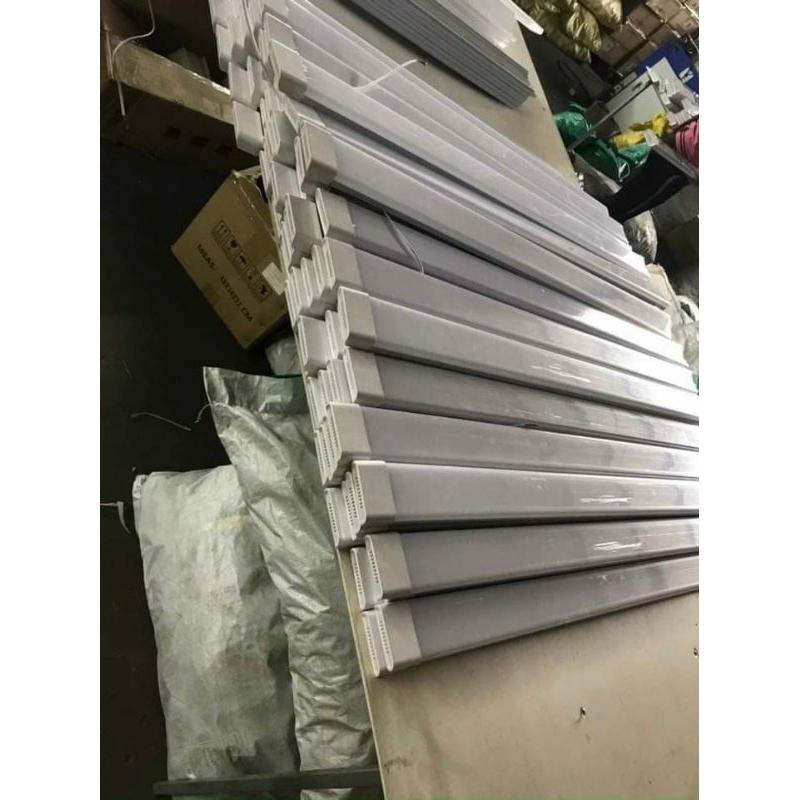 Tuýp led bán nguyệt 1m2 60w đầu vuông