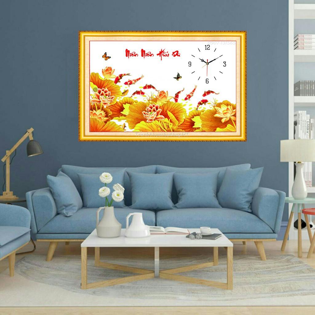 Tranh Đính Đá ĐỒNG HỒ CÁ NIÊN NIÊN HỮU DƯ (ĐÁ ABC CAO CẤP). Kích Thước: 75cm x 50cm