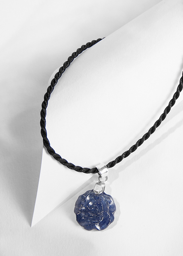 Mặt dây chuyền hoa mẫu đơn saphire Ngọc Quý Gemstones