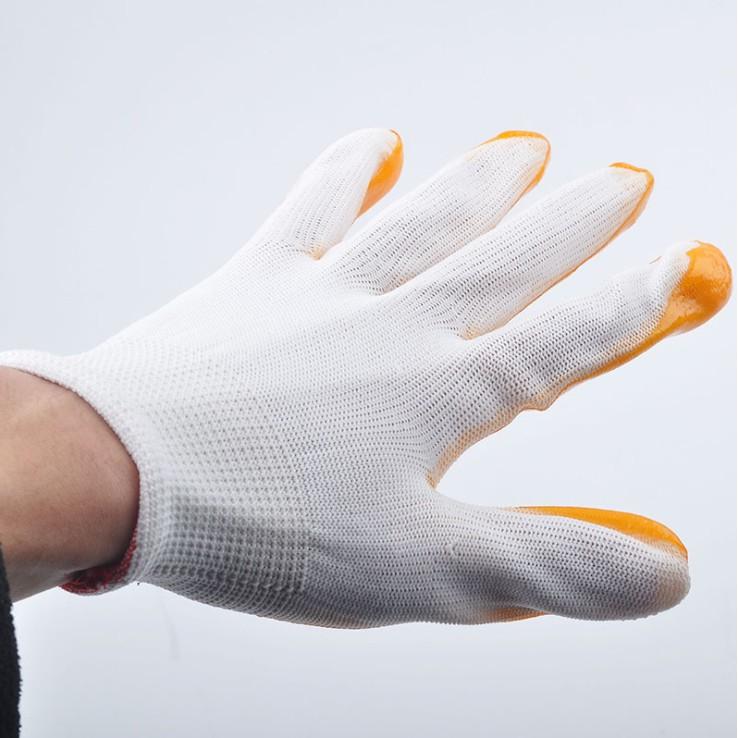 Găng tay vải nhúng cao su màu cam chống trơn trượt dùng trong các ngành cơ khí, chế tạo, thi công