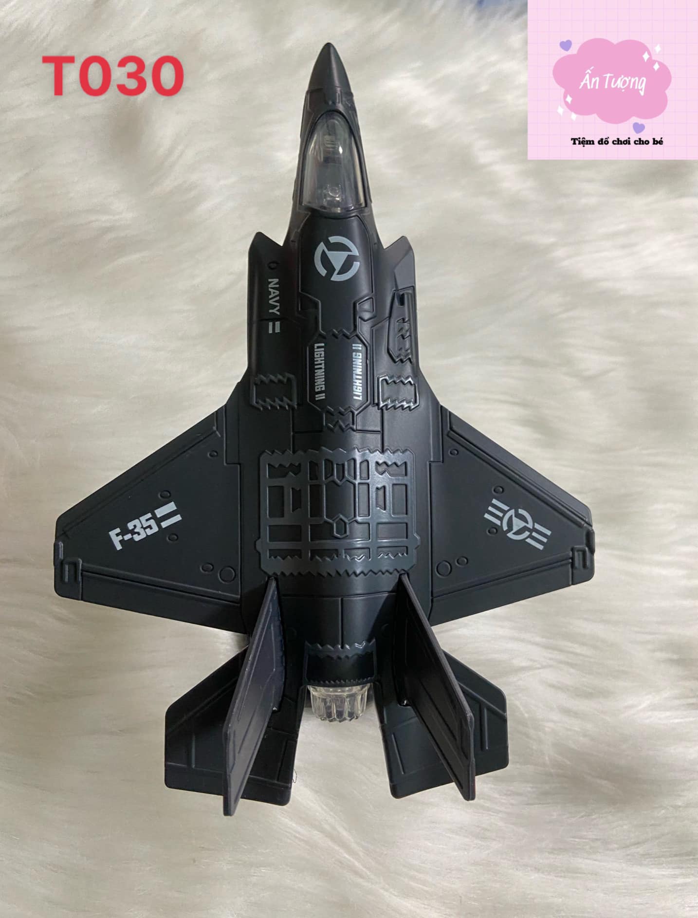 ( Xe kim loại) Đồ chơi mô hình có đế trưng bày máy bay chiến đấu F-35 có đèn led và nhạc sinh độ