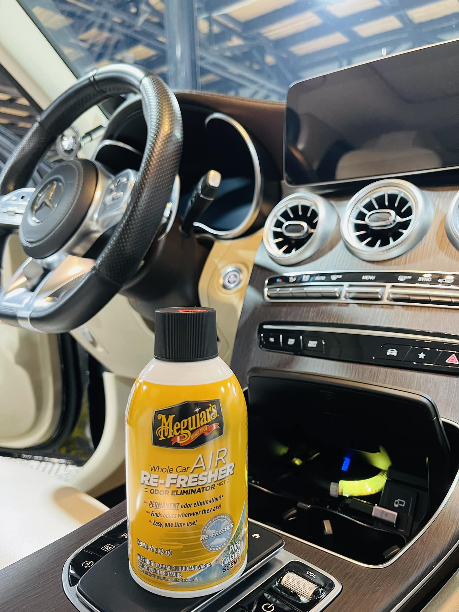 Meguiar's Air Refresher – Pina Colada xịt khử mùi diệt khuẩn nội thất ô tô hương Dứa kết hợp Dừa, G191602 2oz/57 gam
