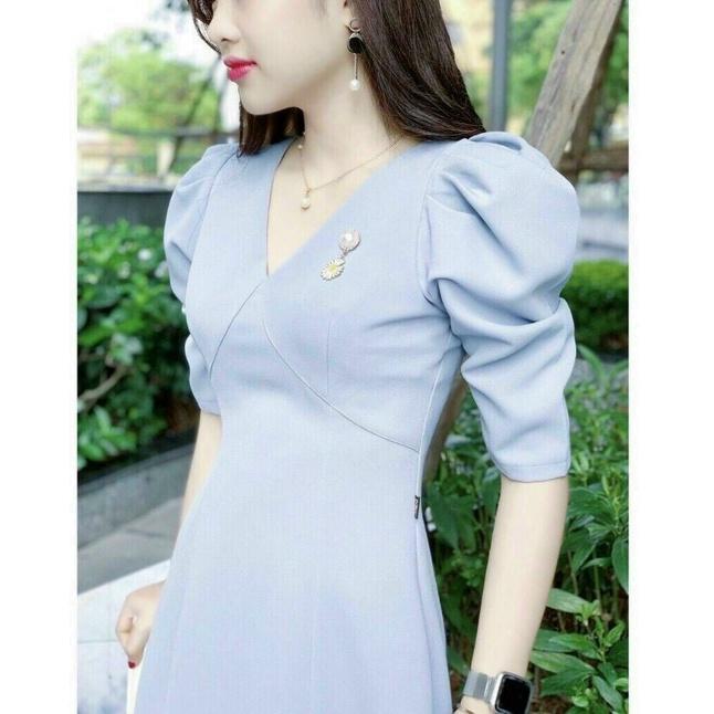 ĐẦM XOÈ XANH CỔ V KÈM PHỤ KIỆN