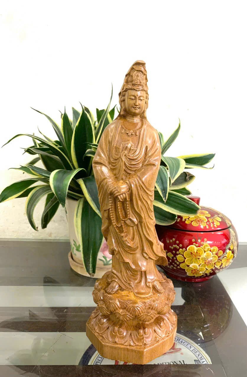 Tượng phật bà quan thế âm bồ tát bằng gỗ bách xanh thơm nức kt cao 30cm