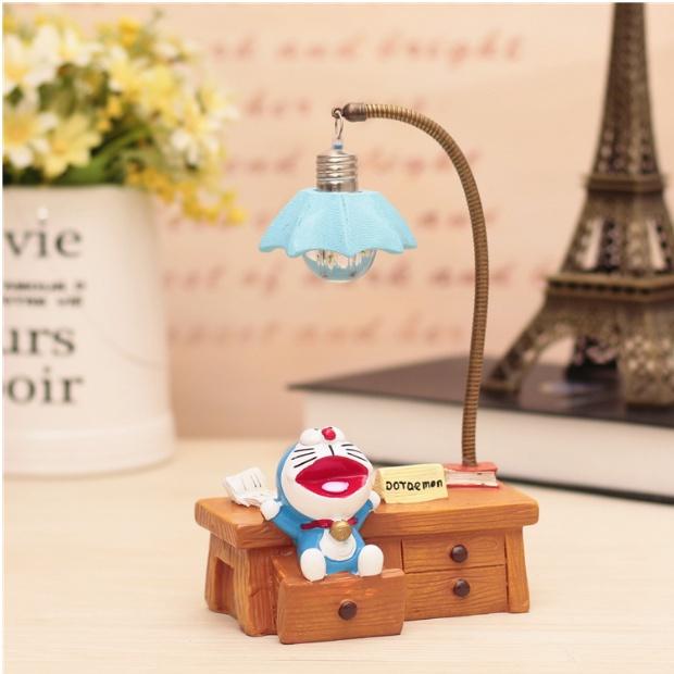 Đèn Ngủ Doraemon Siêu Dễ Thương Cute Đang Làm Việc, Đèn Decor Trang Trí, Quà Tặng Sinh Nhật, Lưu Niệm