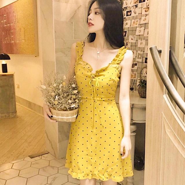 VÁY HAI DÂY CHẤM BI ,Đầm váy bi vàng 2 dây bèo
