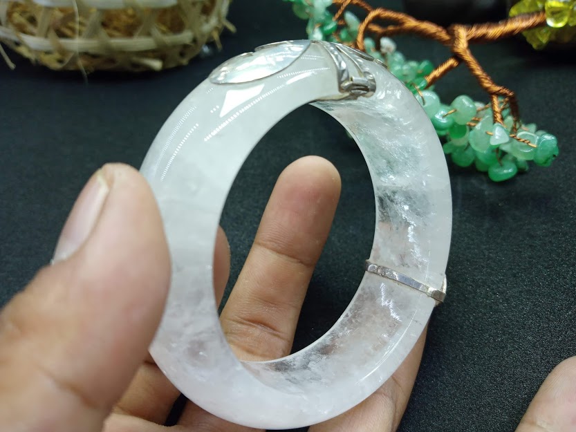 Vòng Tay Bằng Đá Liền Khối MS01