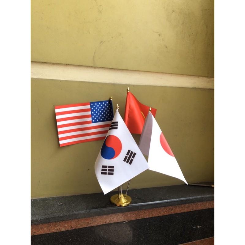 Cờ để bàn đế cắm 4