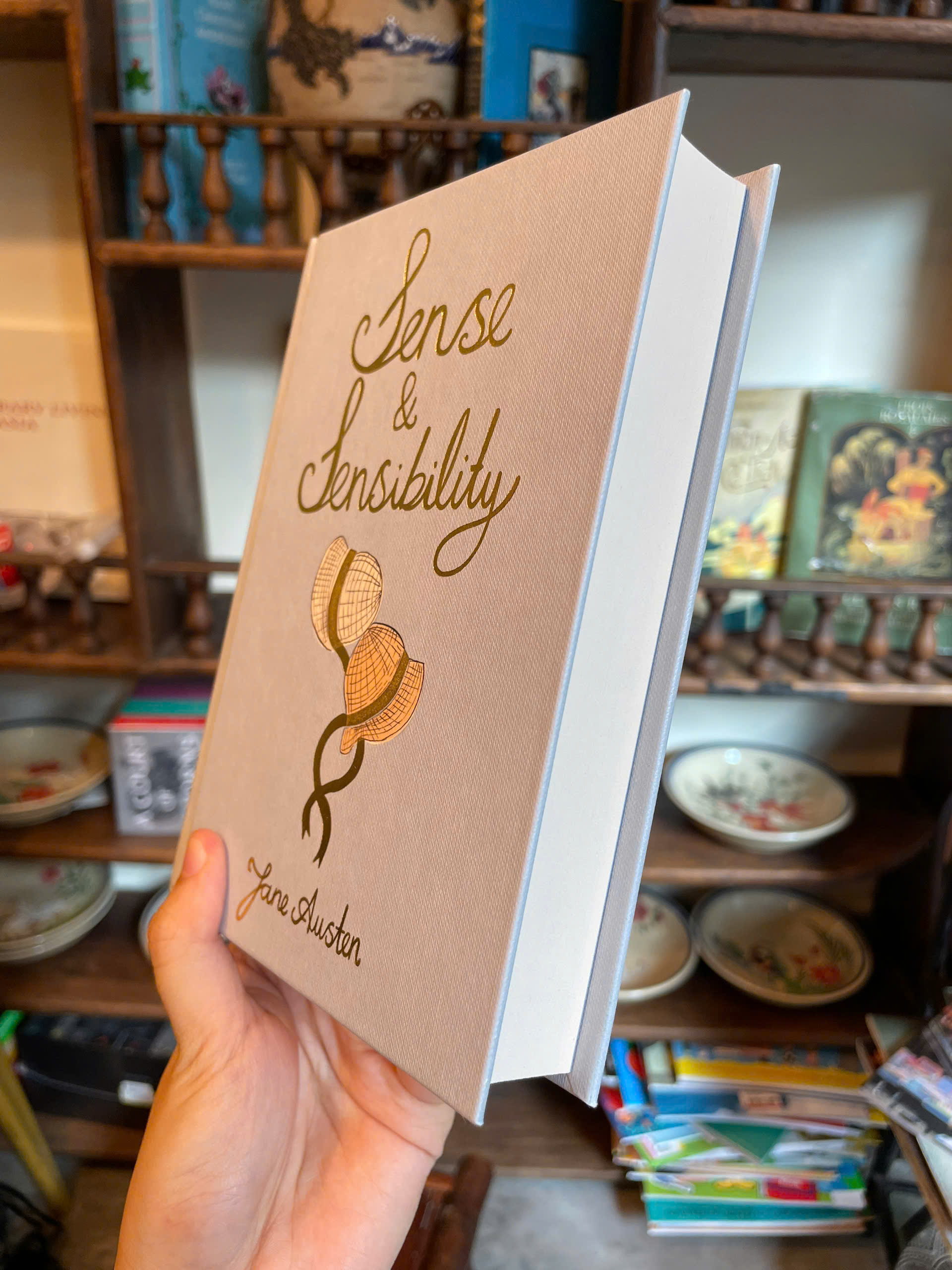 Sách - Sense and Sensibility by Jane Austen | Classic Romance Novel / Ngoại văn Kinh điển - Bìa cứng