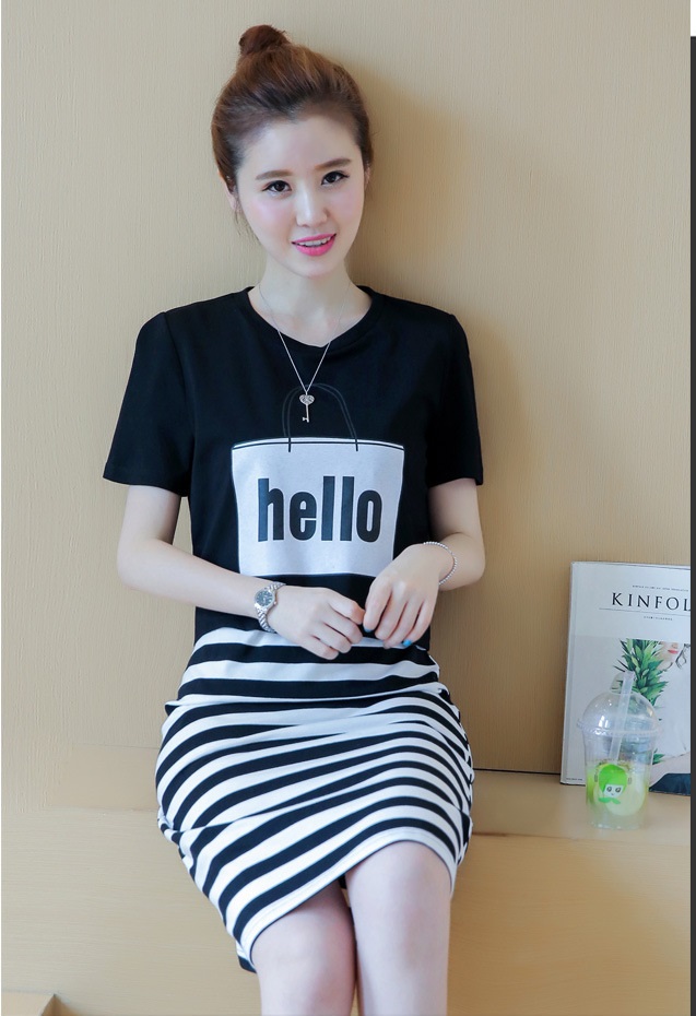 Set váy sát nách sọc ngang kèm áo phông trắng mặc ngoài QA24