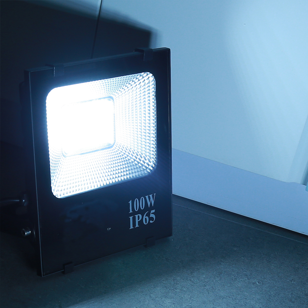 ĐÈN PHA LED 100W NĂNG LƯỢNG MẶT TRỜI CẢM BIẾN THÔNG MINH 802-50