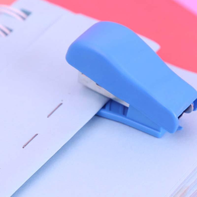 Dụng cụ bấm giấy mini cầm tay tiện dụng cho học sinh/ văn phòng