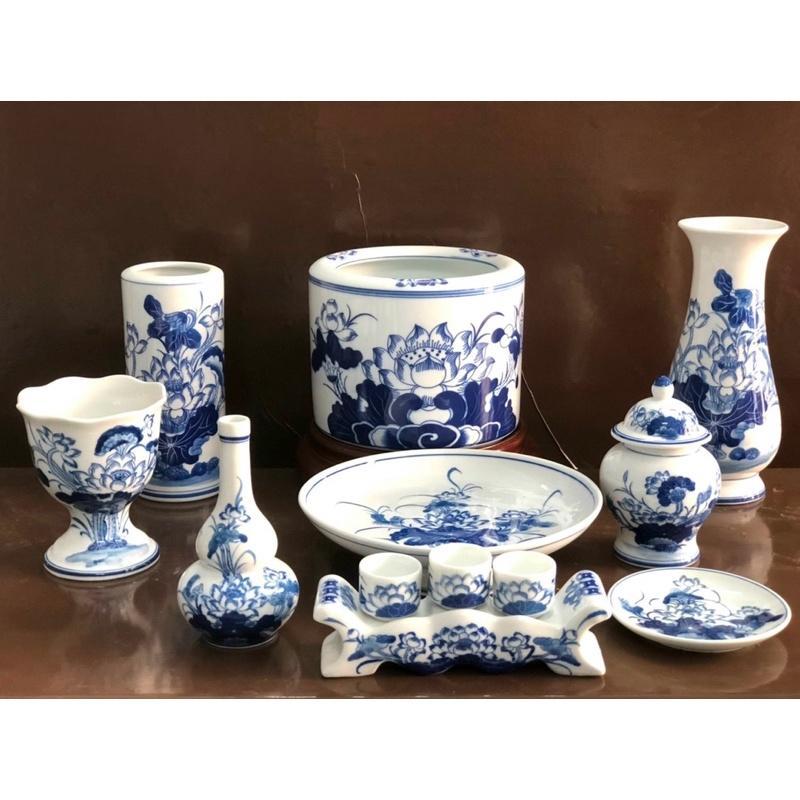 Bộ ban thờ gia tiên, men lam, họa tiết hoa sen. Gốm sứ Bát Tràng.