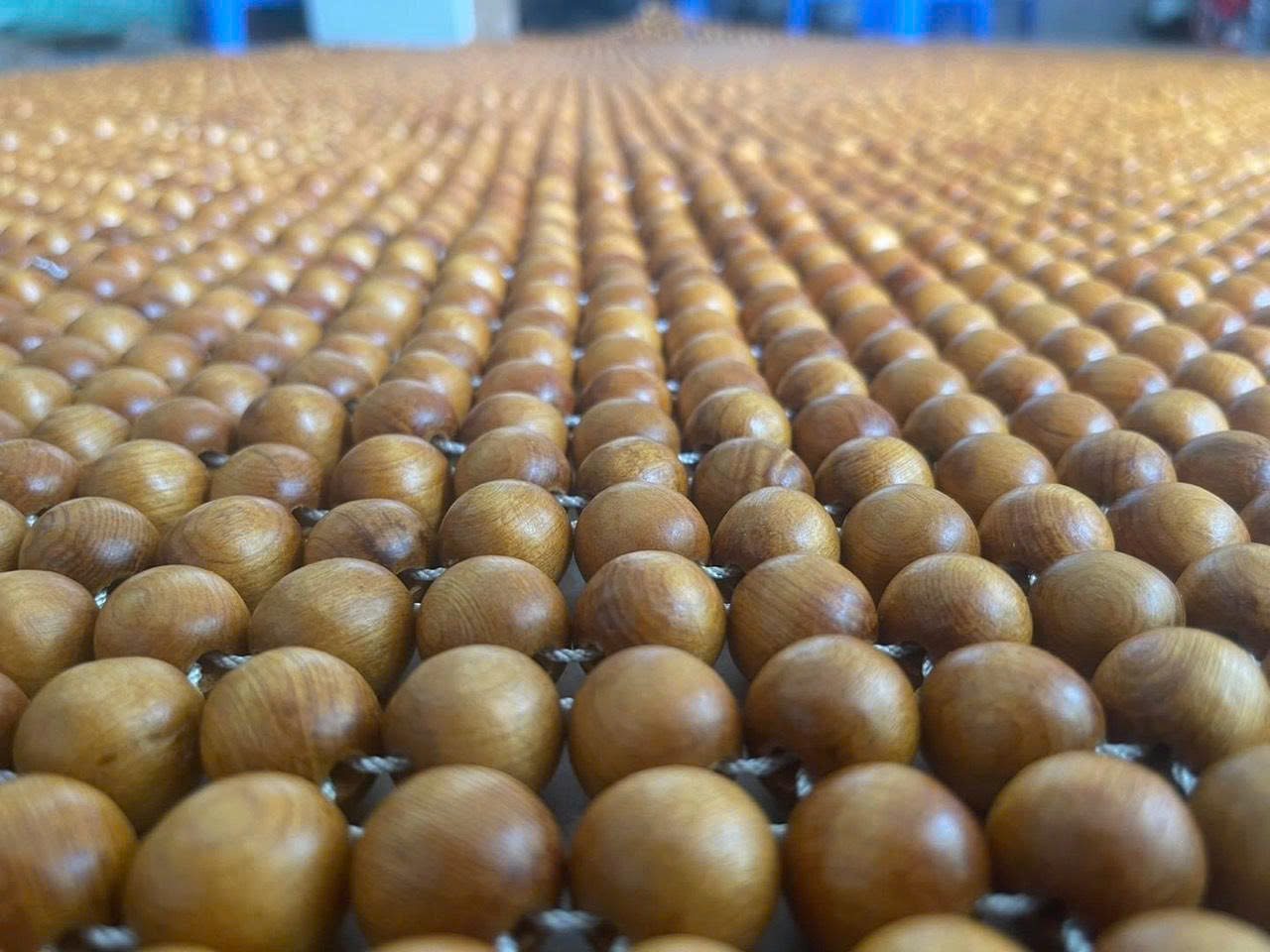 Chiếu Hạt Gỗ Pơ Mu Cao Cấp - Kích Thước 1,5mx1,9m hạt 1.8cm ( video , hình thật )