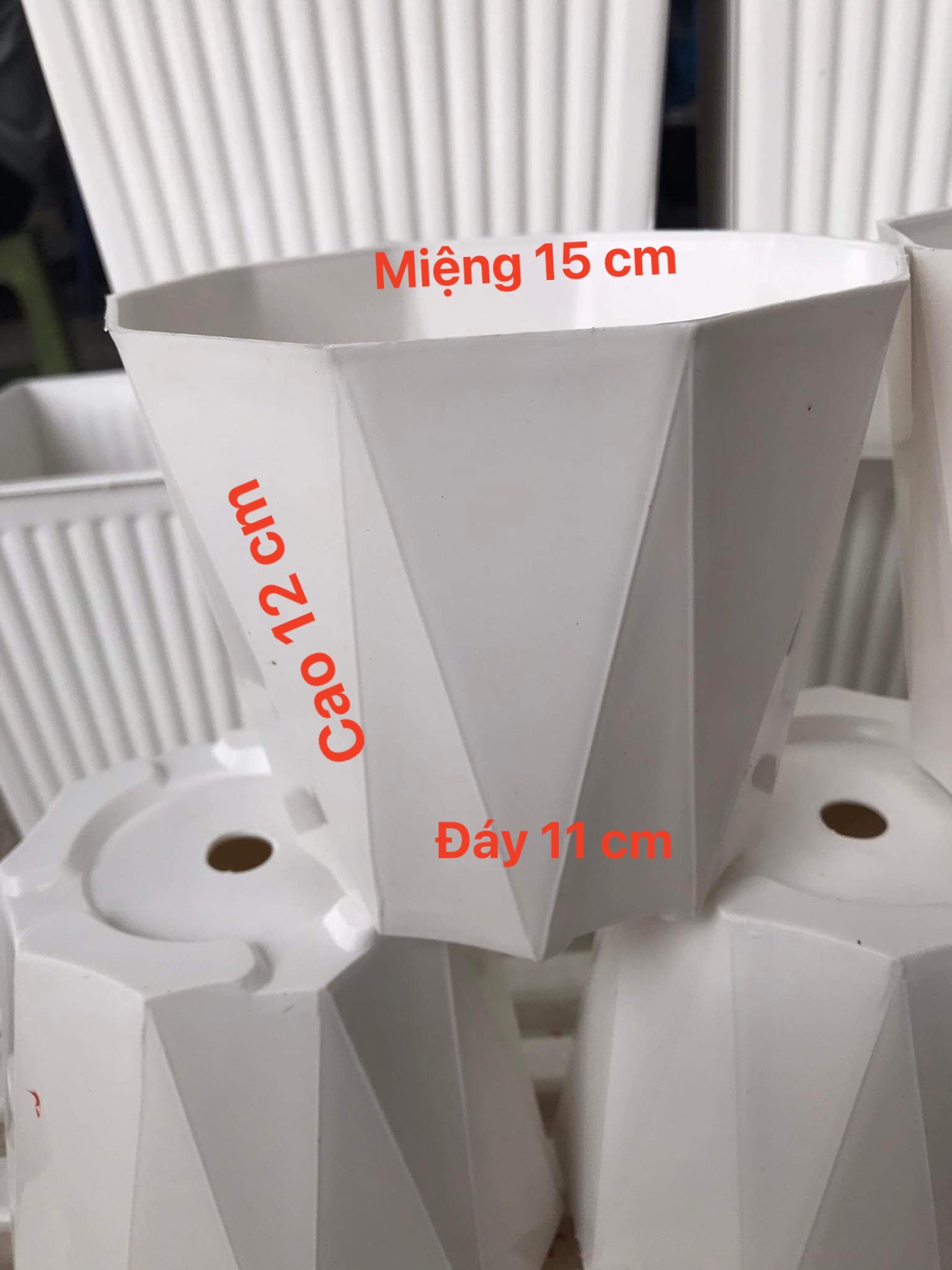 Giá Sỉ ] Chậu Nhựa Để Bàn  Kim Cương Trắng 15 x 12 - Chậu Nhựa Trồng Cây Hoa