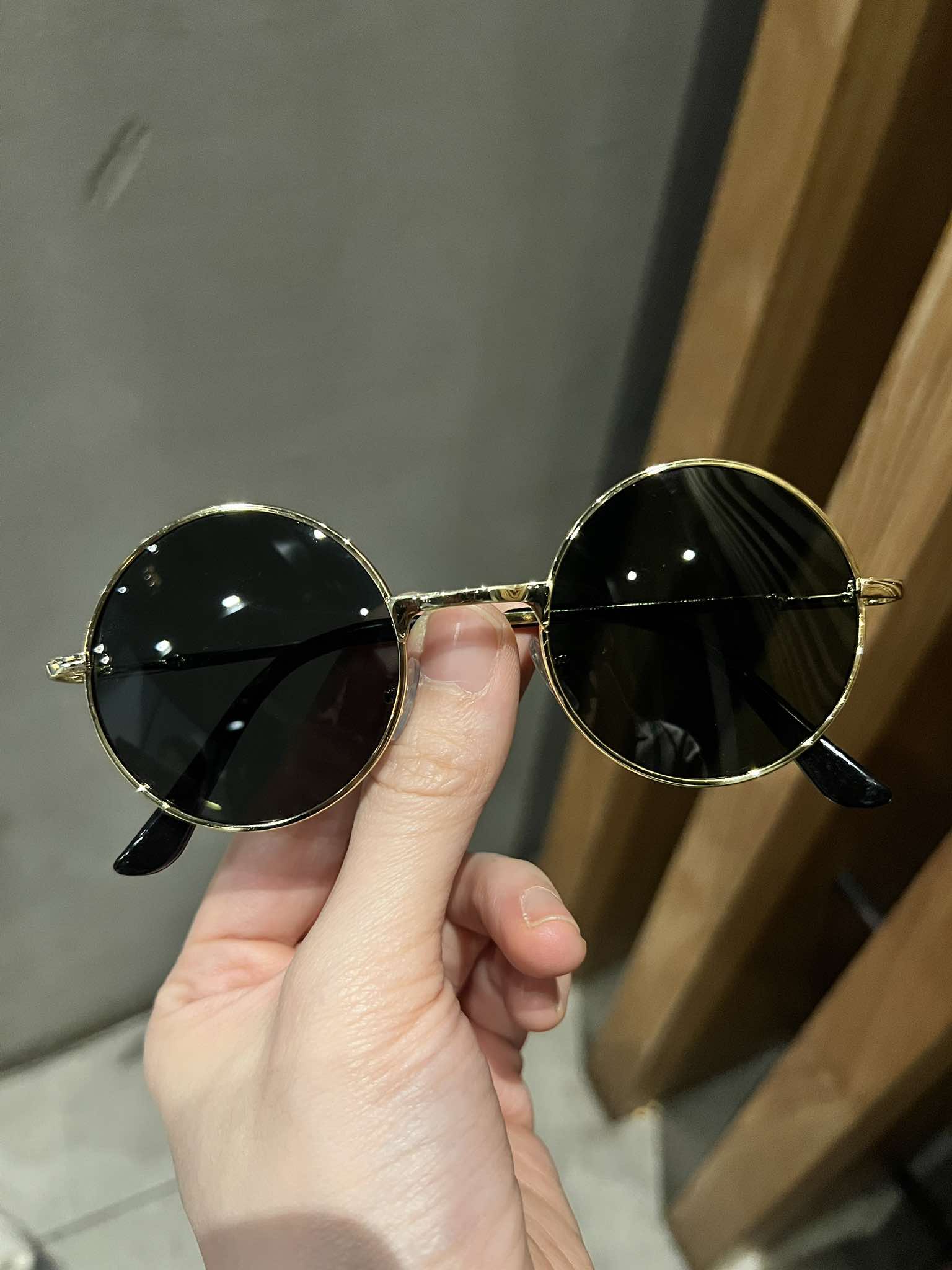 Kính mát nam nữ Mắt tròn nhỏ cá tinh Mắt kính chống nắng chống Uv