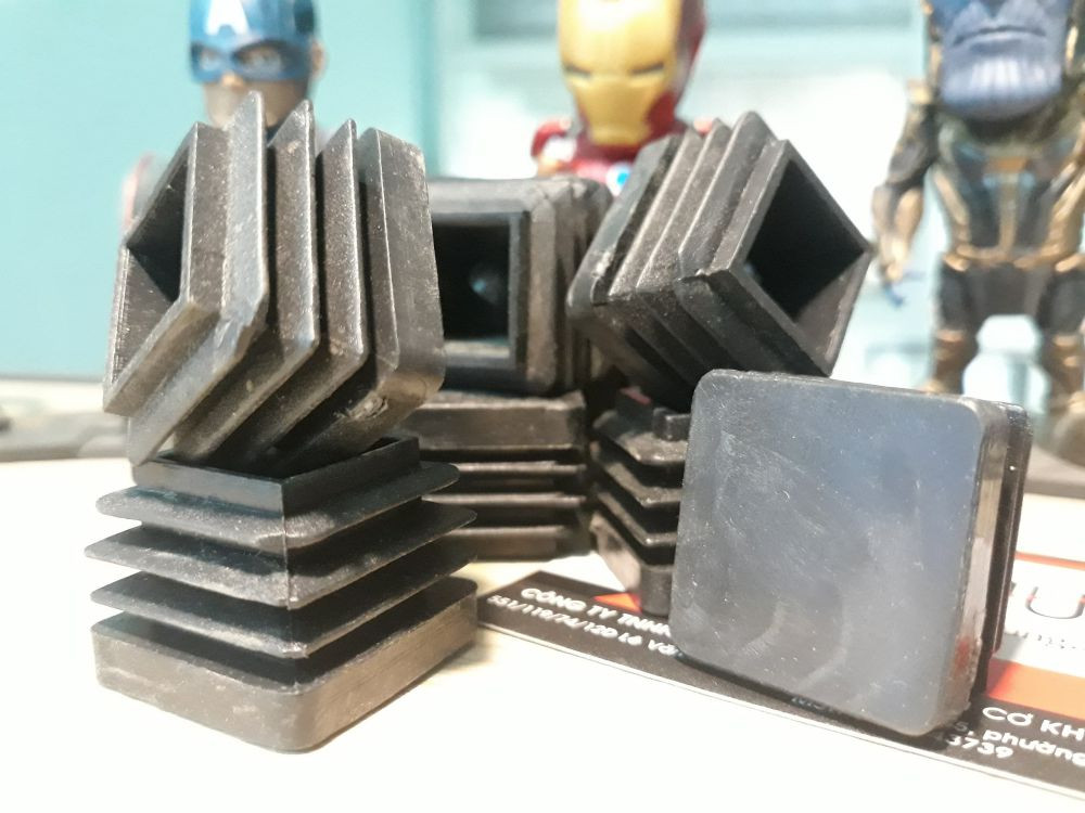 Bịt nhựa sắt hộp vuông 25×25 dùng cho sắt dày - SGH011
