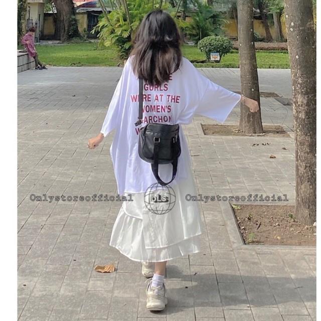 Áo xẻ tà oversize và chân váy tà lệch