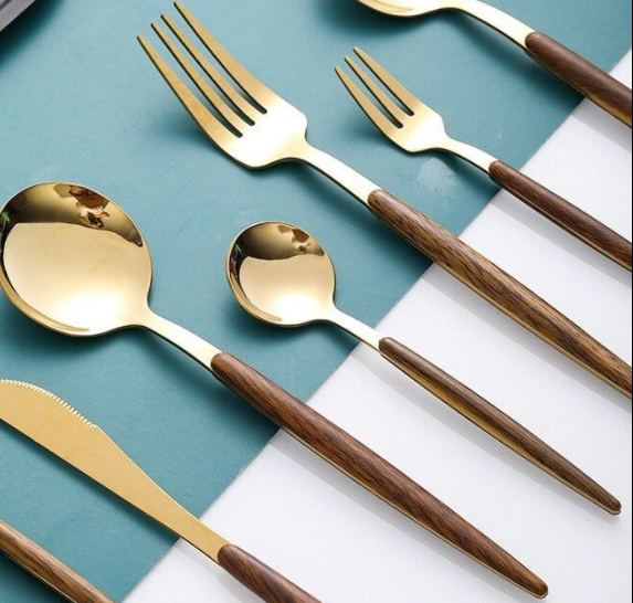 Thìa trà vàng cán gỗ phong cách cổ điển WOODEN 6620TT