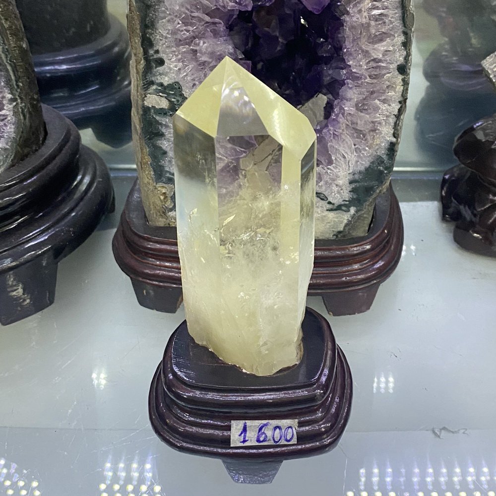 Trụ đá thạch anh vàng thiên nhiên phong thủy