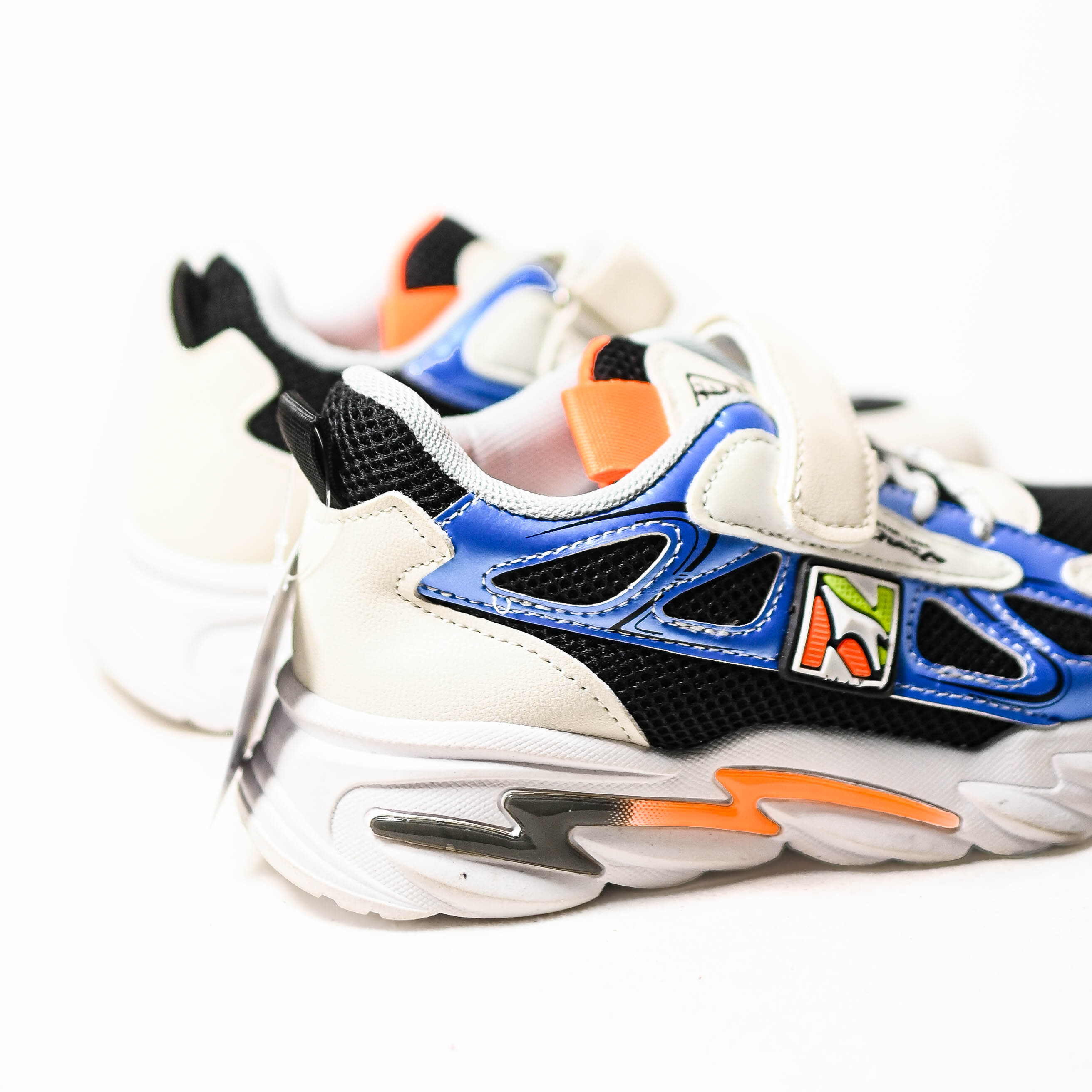 Giày thể thao trẻ em