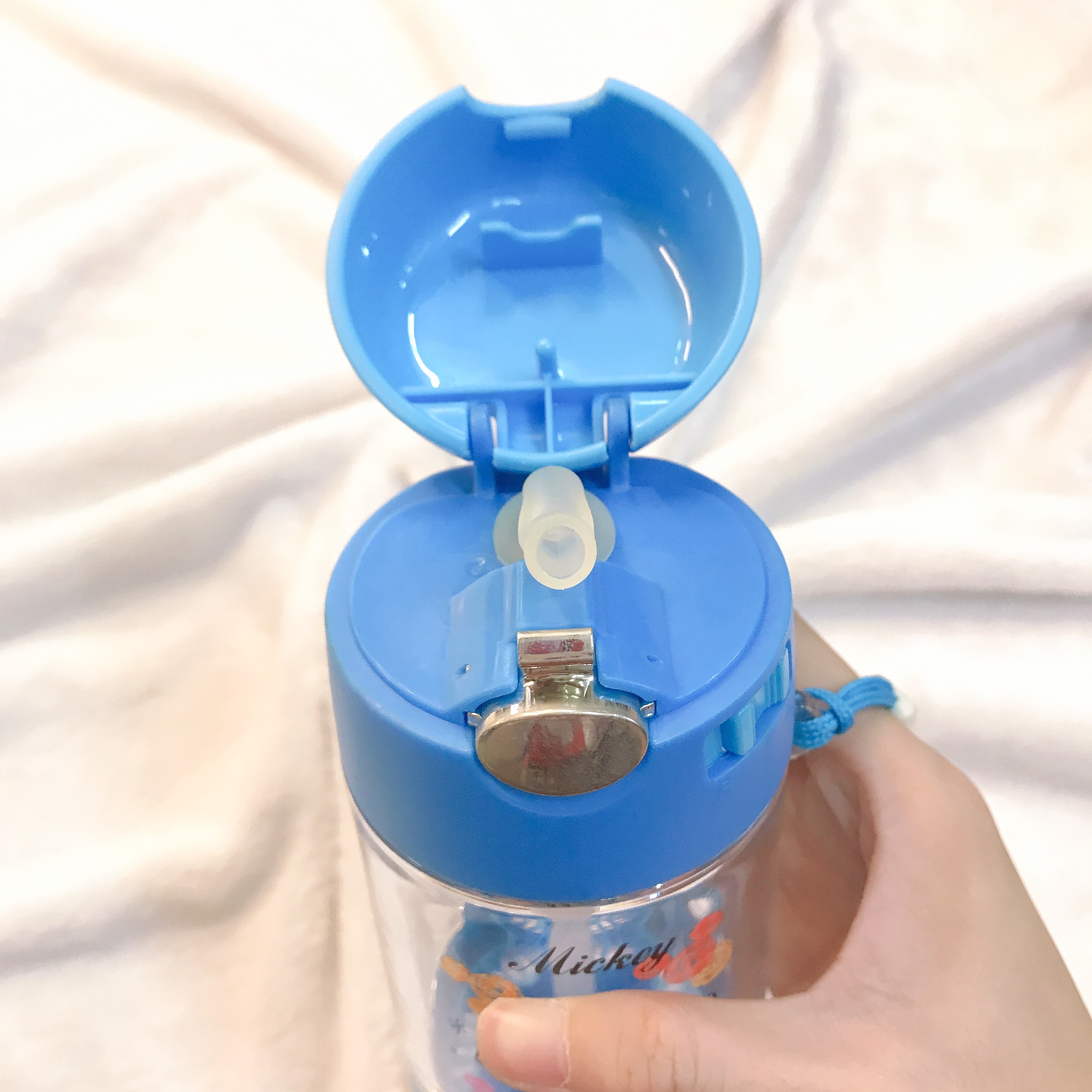 Bình nước vắt cam 2 in 1 hình chuột Mickey có ống hút màu xanh cho trẻ em - 450ml - WD4238-MIC