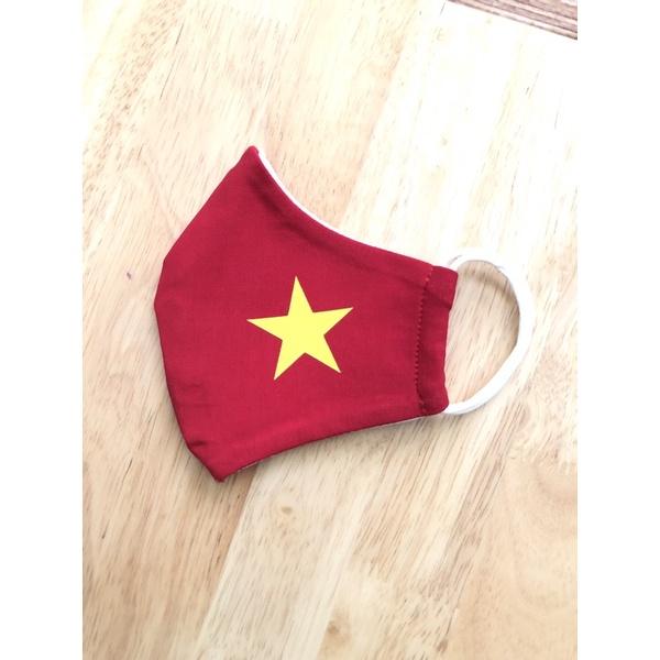 Khẩu trang in cờ Việt Nam - chất liệu cotton cao cấp mềm mỏng thoáng khí