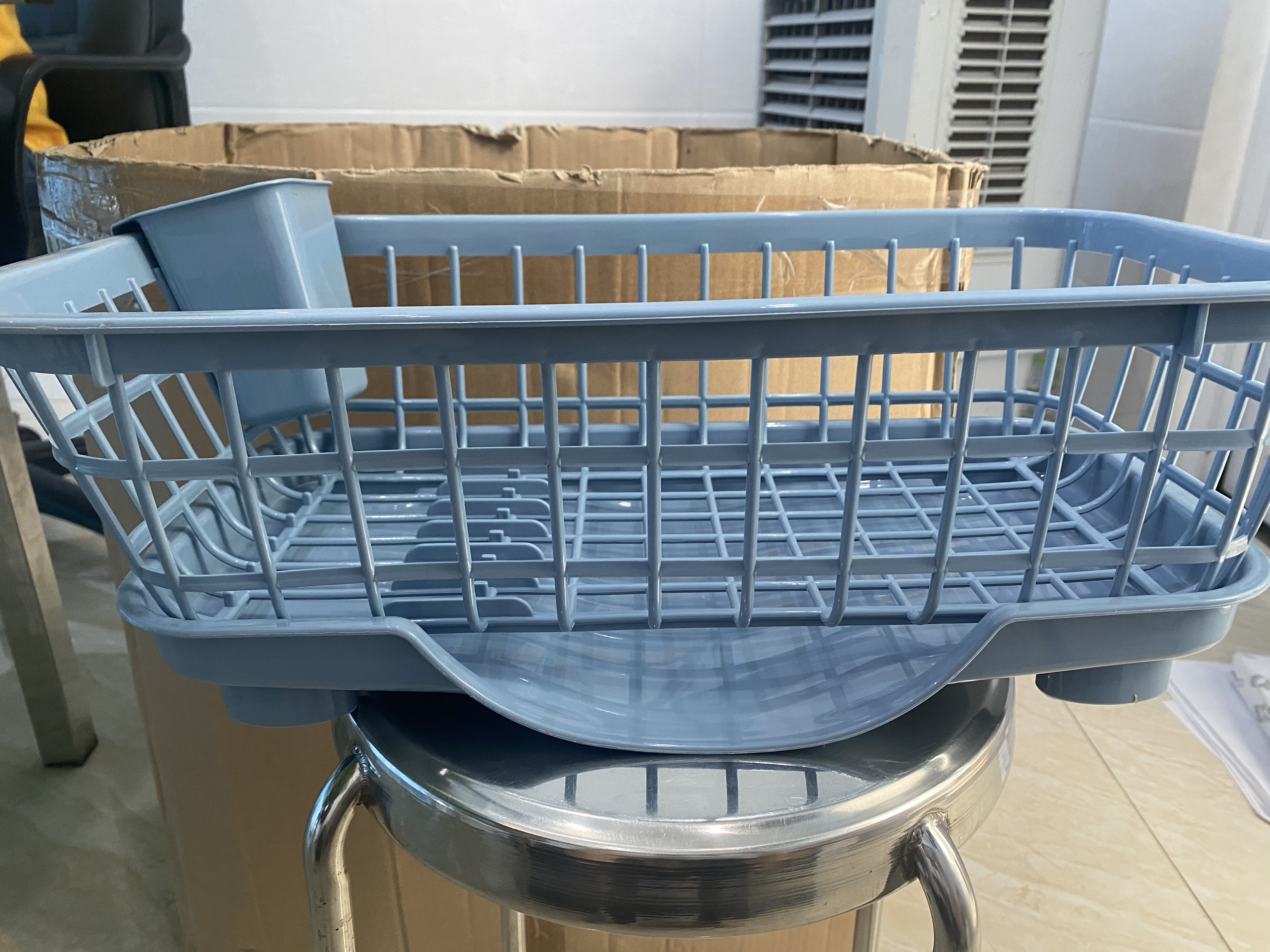 Rỗ , Khay Úp Chén Đĩa Có Khay Hứng Nước GROFA - Giao màu ngẫu nhiên
