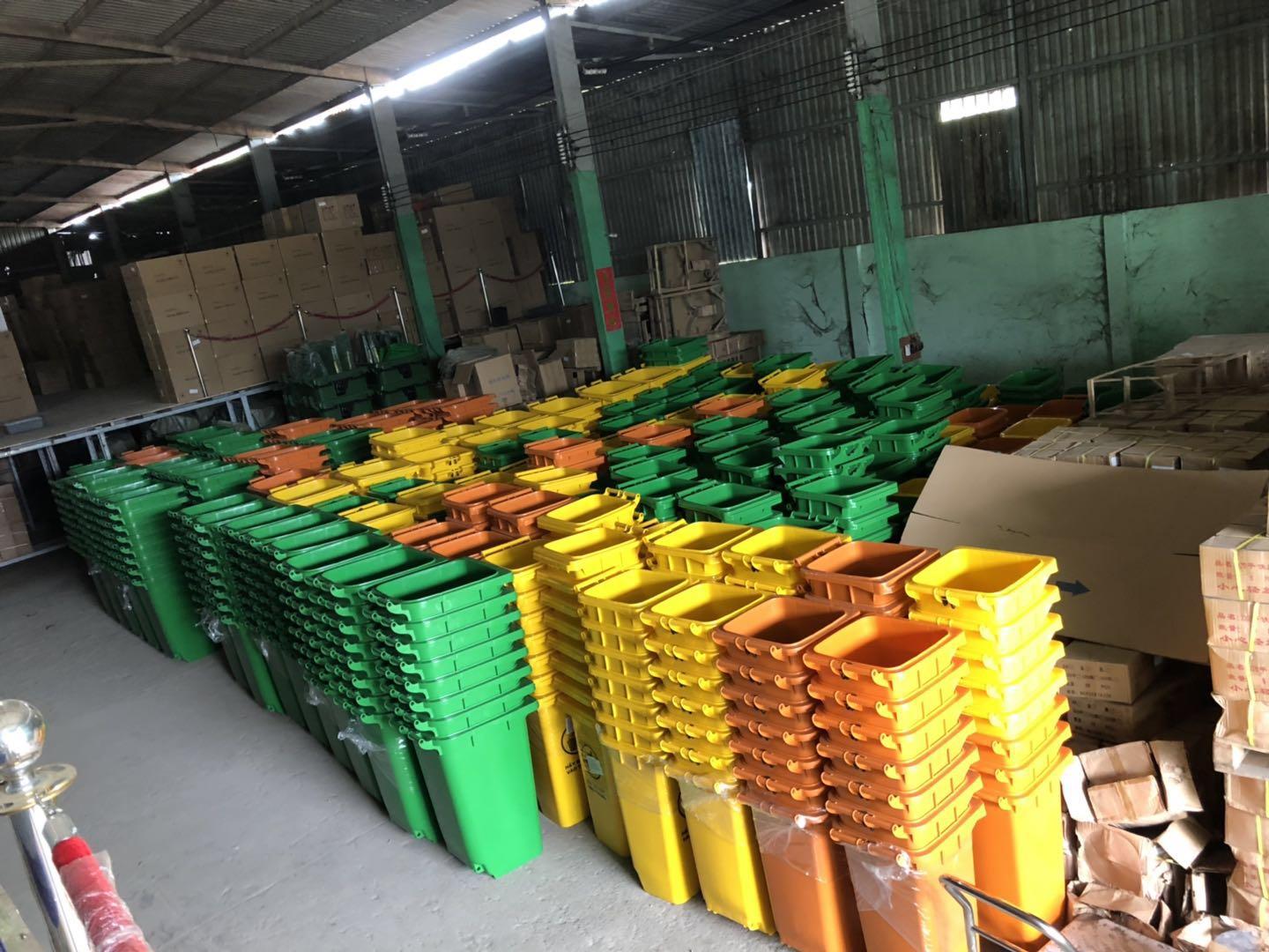 *SALE SALE SALE*THÙNG RÁC CÔNG CỘNG, THÙNG RÁC NHỰA 240L