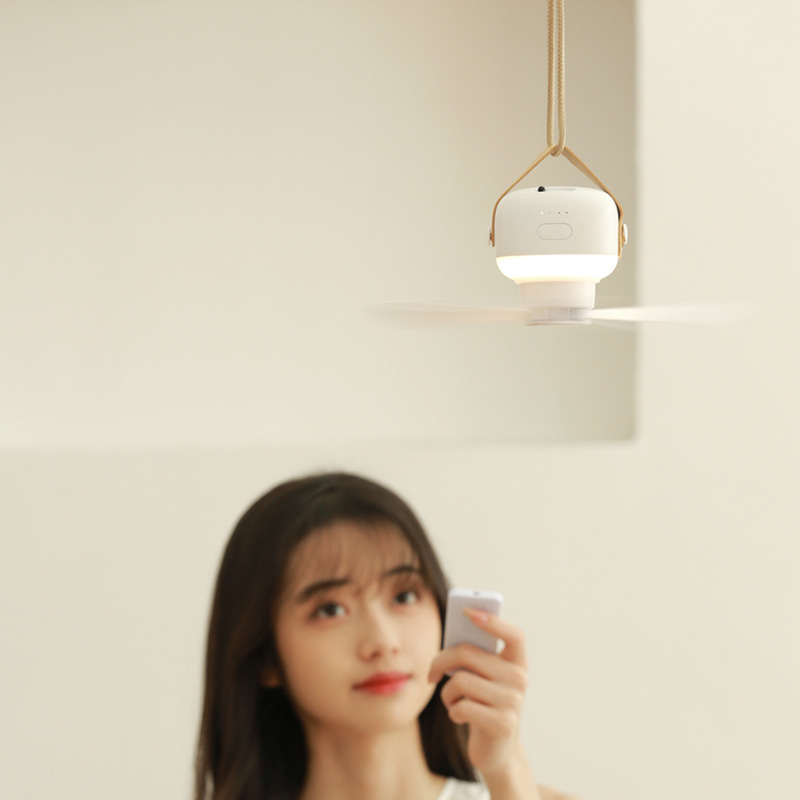 Bốn tốc độ có thể sạc lại điều khiển từ xa gió lớn im lặng quạt trần với ánh sáng ban đêm cho ký túc xá và cắm trại ngoài trời