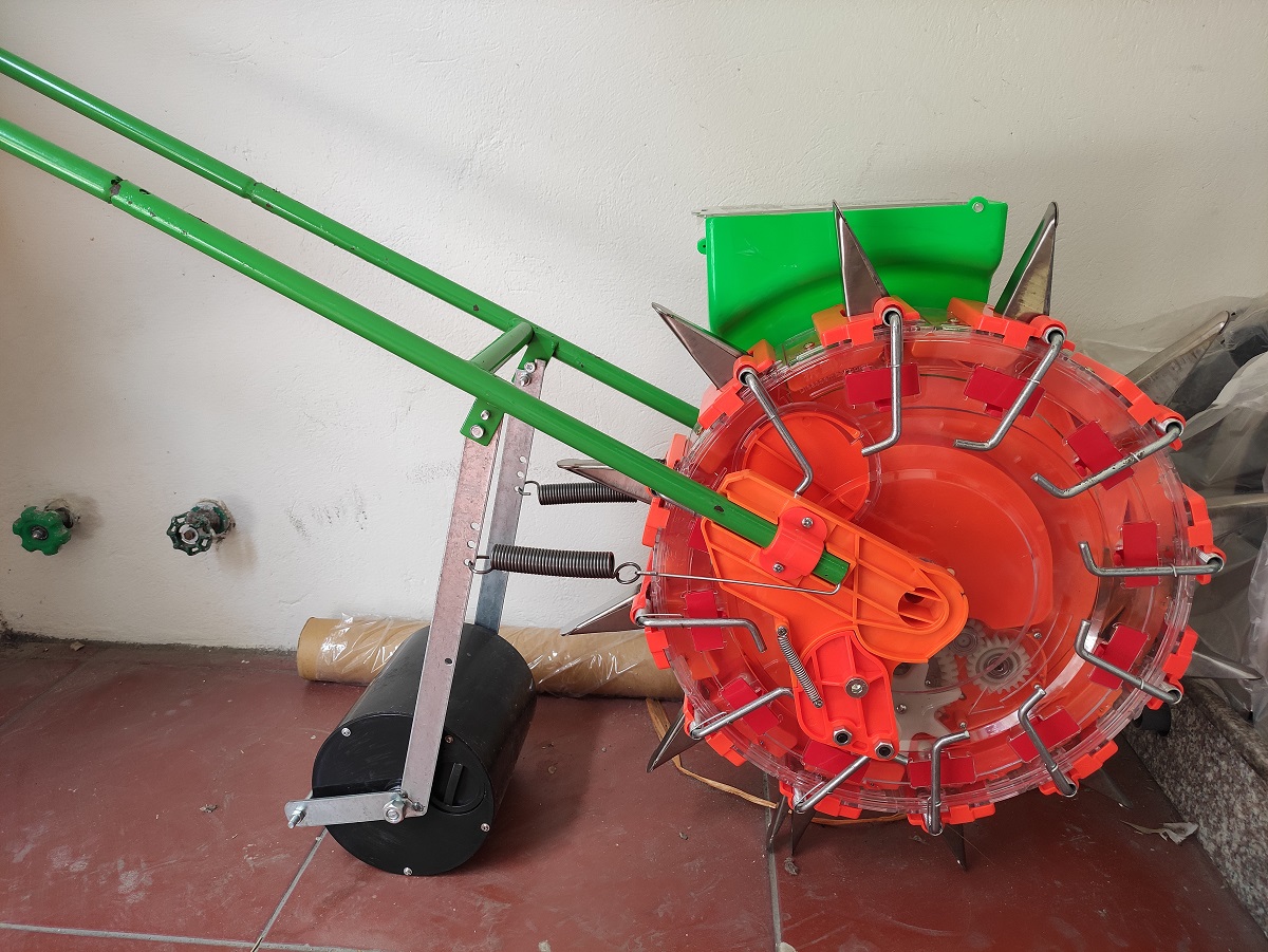 Máy Gieo Hạt 12 Mỏ Inox Mẫu 2022 Tra Lạc Đỗ Ngô Bắp Lúa Thóc Trỉa Đậu Phộng Kéo Lùi Được