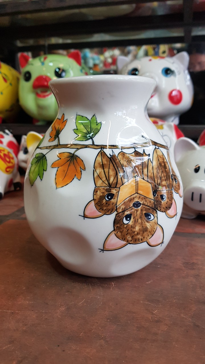 Bình hoa dạng vò, hình con dơi, cao 19cm, sử dụng cắm hoa, trang trí nhà cửa, gốm Bát Tràng. Giao từ HCM