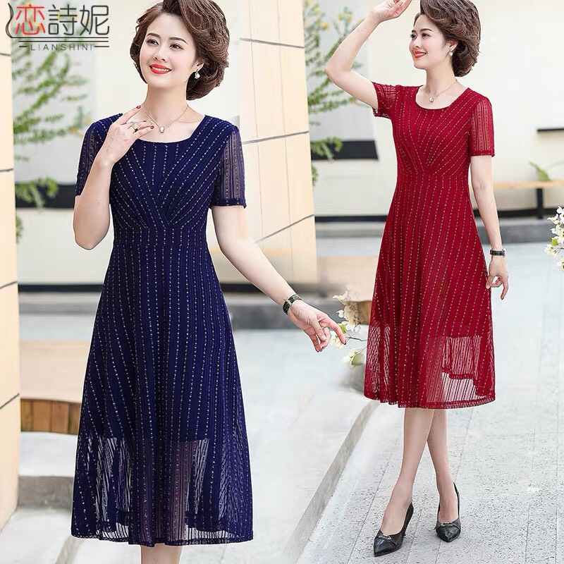 Đầm trung niên tặng mẹ đi tiệc sang chảnh
