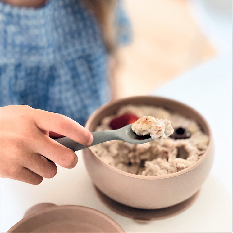 MinikOiOi Chén ăn kèm nắp đậy silicone cho bé